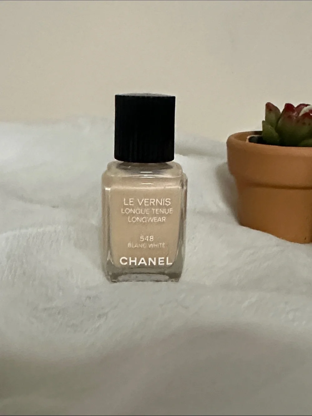 CHANEL Le Vernis Longwear Nail Colour Polish 548 Shade: Blanc White